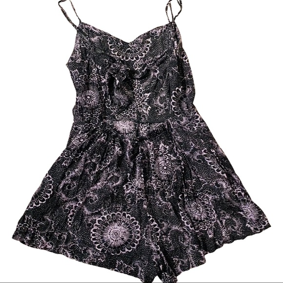 American Eagle | Black & White Romper Open Back Romper | Size Small - Picture 5 of 7